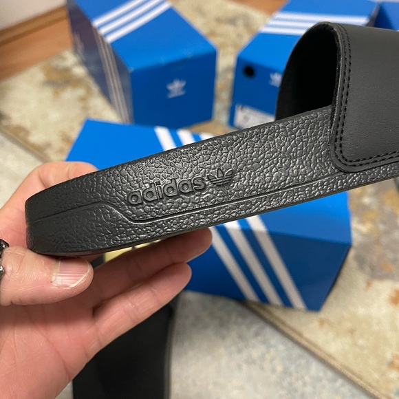 NIB Men Sz 8/Women Sz 9 (Euro Sz 42) Adidas Adilette Lite Slides In Black/Gold - Picture 11 of 13